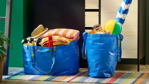 IKEA FRAKTA slaví: „Nejpilnější tašce na světě“ je 30 let