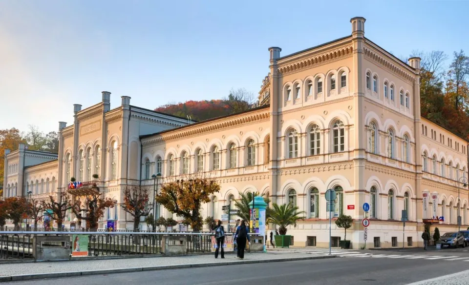 Lázeňský hotel Windsor v Karlových Varech slaví 160 let od svého založení. Pro veřejnost chystá Den otevřených dveří s prohlídkami i oplatkou zdarma