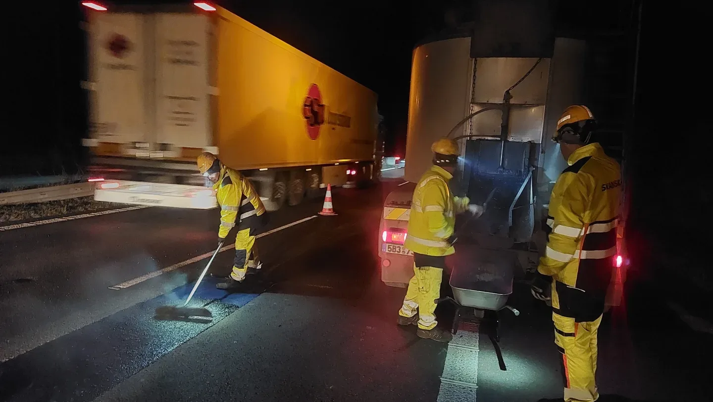 Dálnici D8 se opravuje pouze v noci, přes den je provoz bez omezení