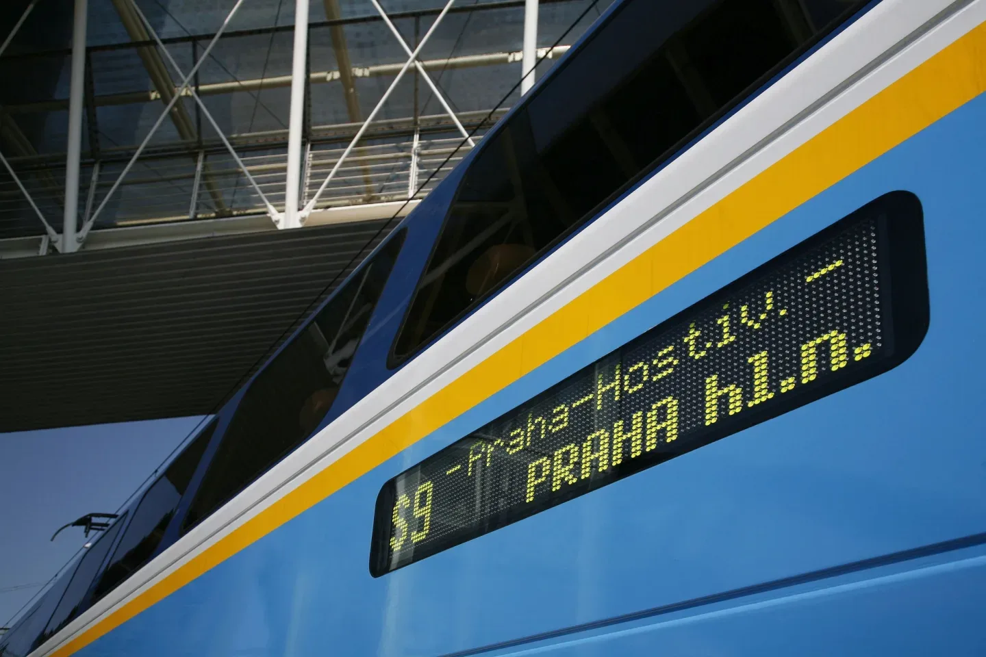 Stavební práce na tři týdny omezí provoz vlaků v úseku Praha-Uhříněves – Říčany